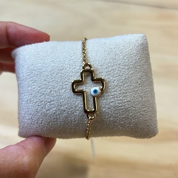 18K Gold Plated Adjustable Cross Eye Bracelet - Picture 4 of 6